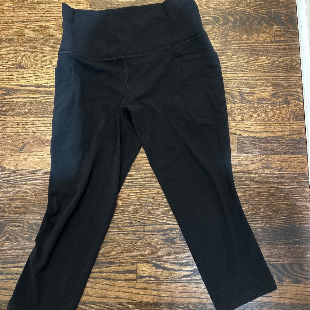 Salutation crop leggings